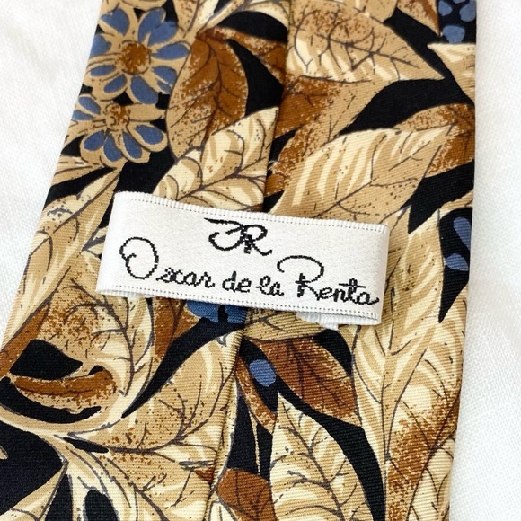 Oscar de la Rento Silk Neck Tie - Picture 4 of 7